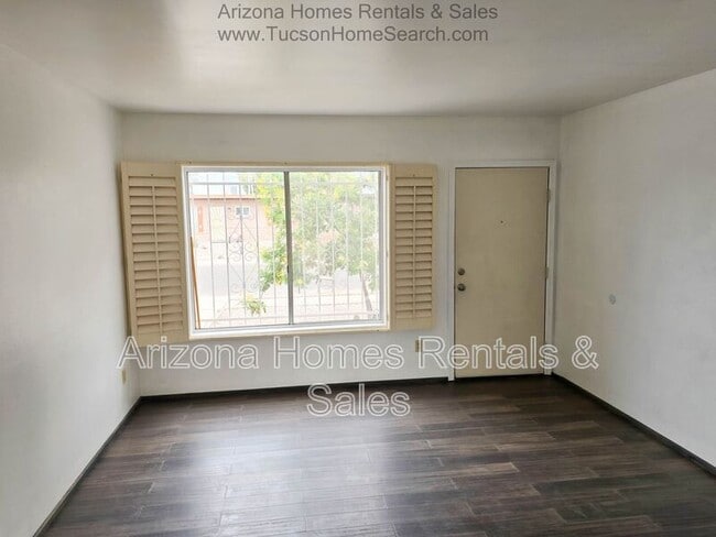 Building Photo - 2425 S Rose Peak