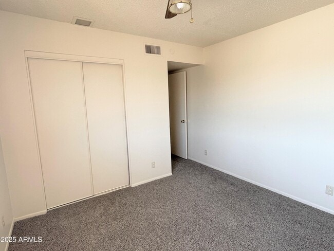 Building Photo - 4718 E Portland St