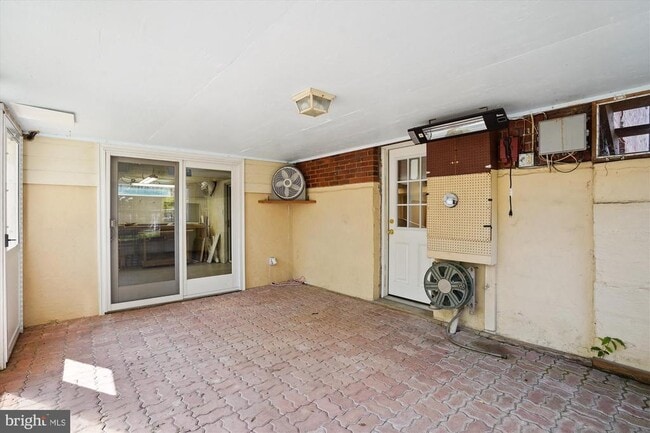 Building Photo - 2505 N Powhatan St