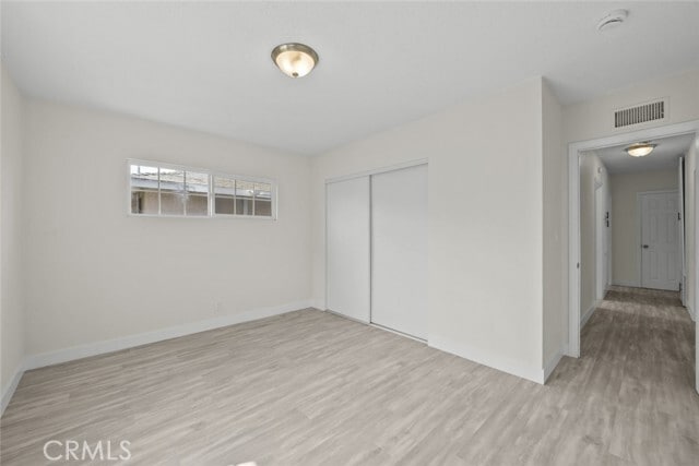 Building Photo - 5040 N Lyman Ave