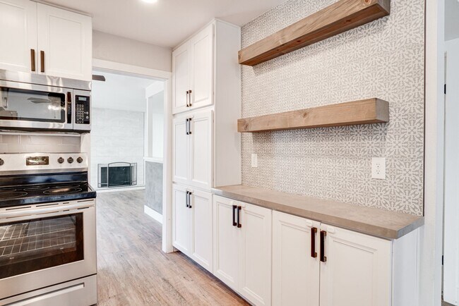 Building Photo - Dain House