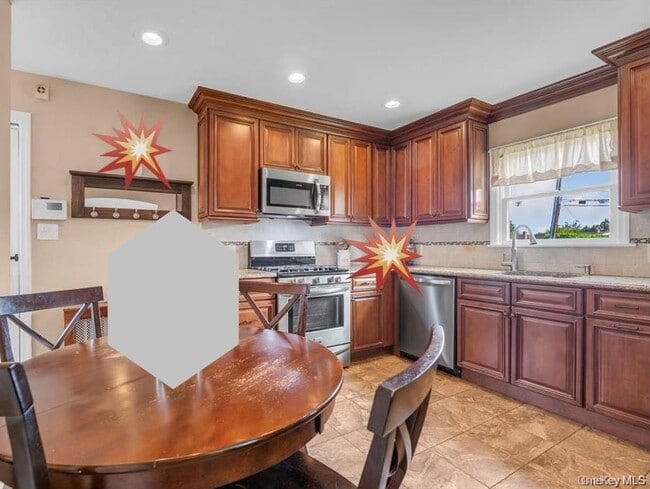 Building Photo - 91 7th St