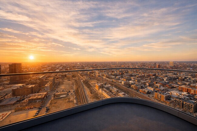 Building Photo - 1114 W Carroll Ave