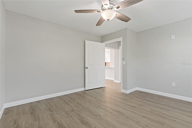 Building Photo - 8441 Bayshore Dr