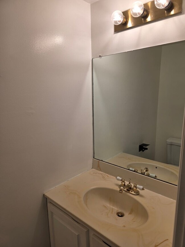 Building Photo - Green Valley Community off Kirkwood Highway