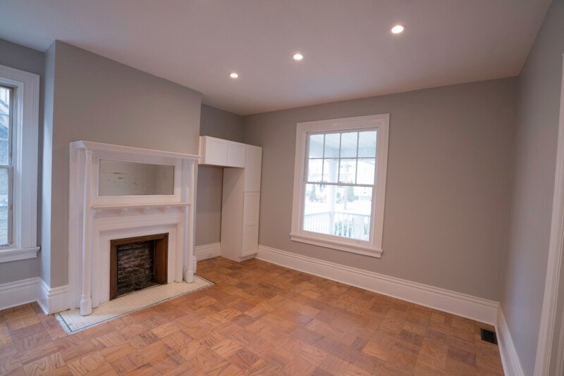 Building Photo - 658 Maple Ln