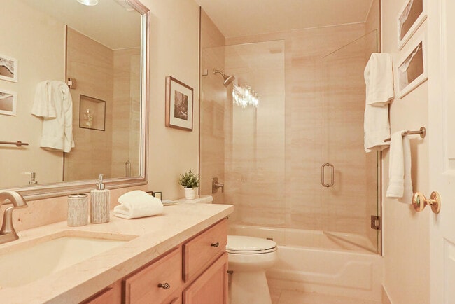 Building Photo - 12828 Meadowbreeze Dr