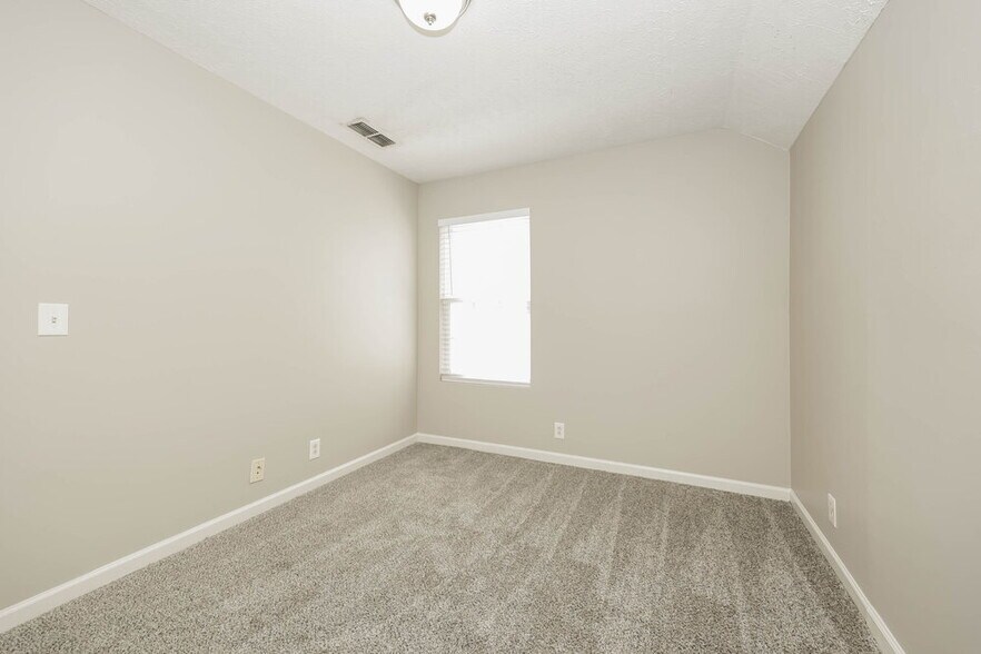 Building Photo - 2726 Apostle Ln