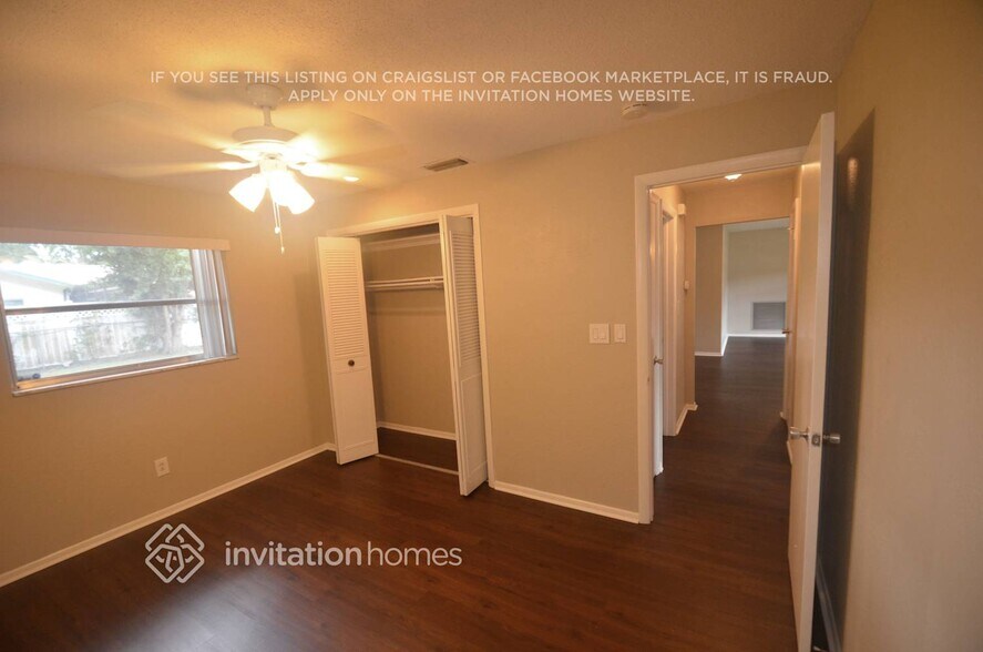 Building Photo - 2642 Oakbrook Dr