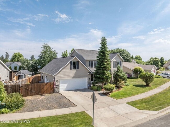 Building Photo - Beautiful home in Broadmore Estates