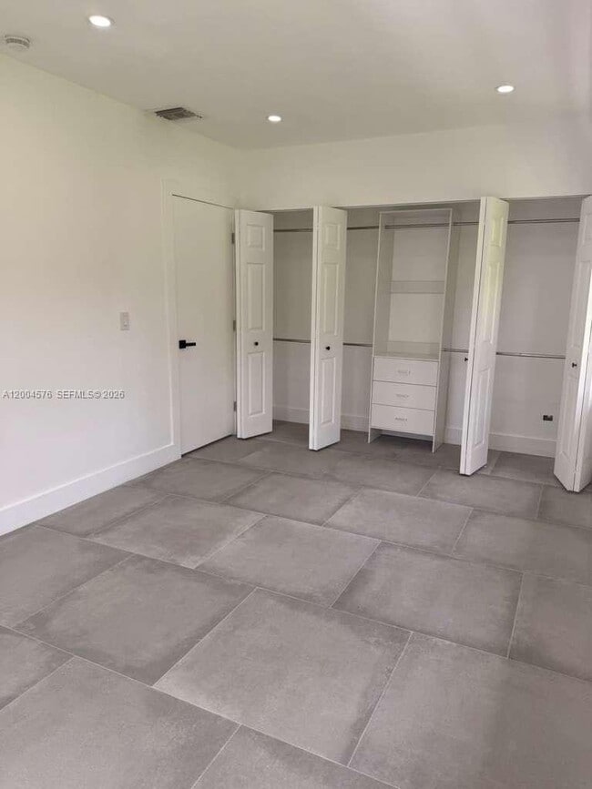 Building Photo - 14240 S Biscayne River Dr