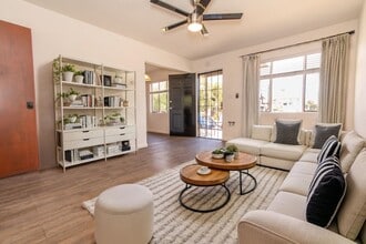 Building Photo - Charming 1 Bedroom / 1 Bath Apartment in Kensington w/ Garage!