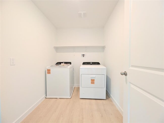 Building Photo - 9400 Oxbow Strap Dr