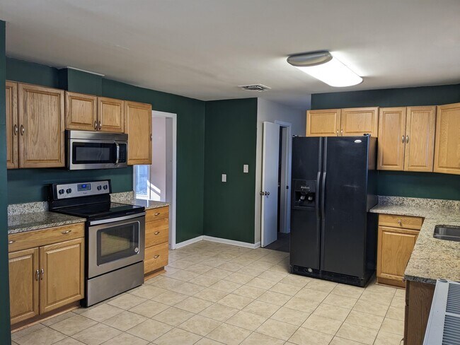Building Photo - 315 Martha Lee Dr