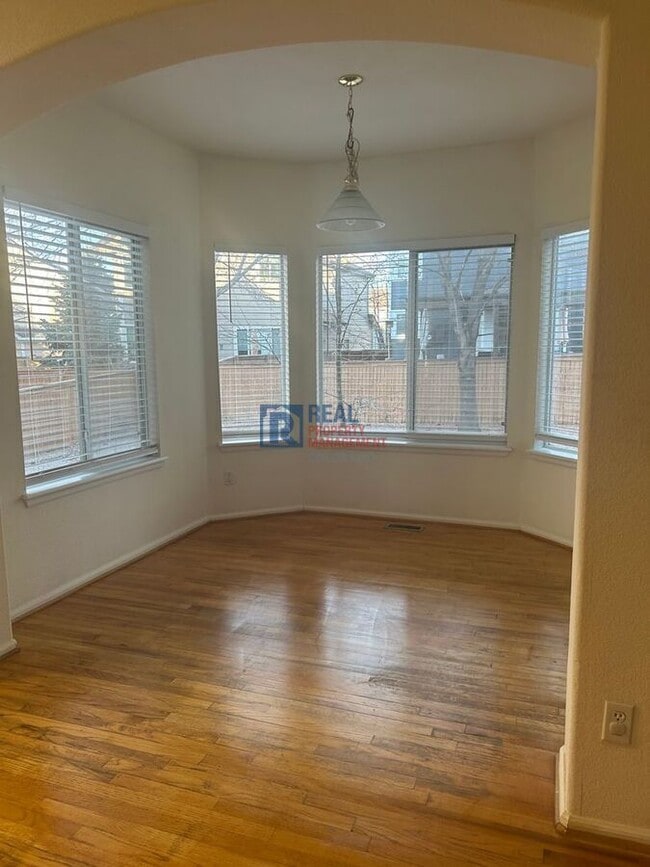 Building Photo - 9044 Edgewood St