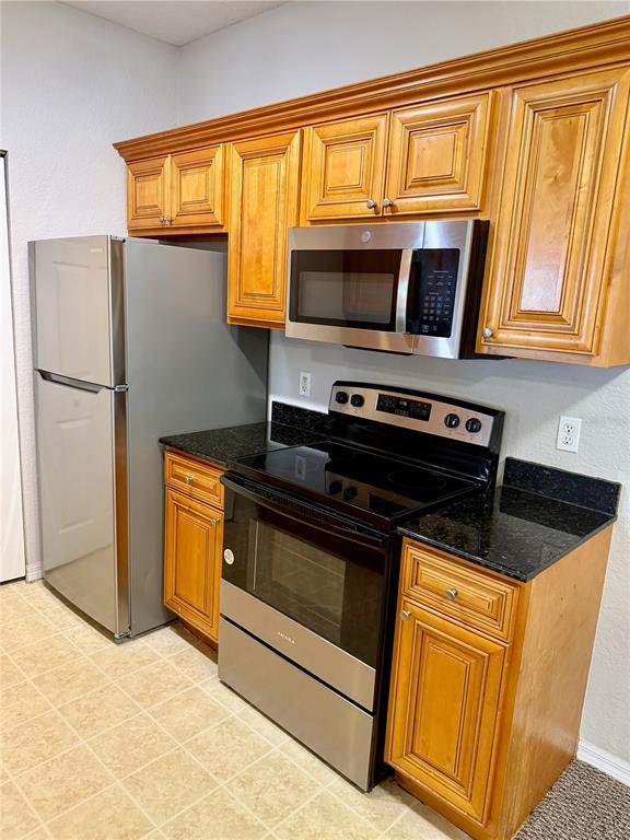 Building Photo - 826 Grand Regency Pointe
