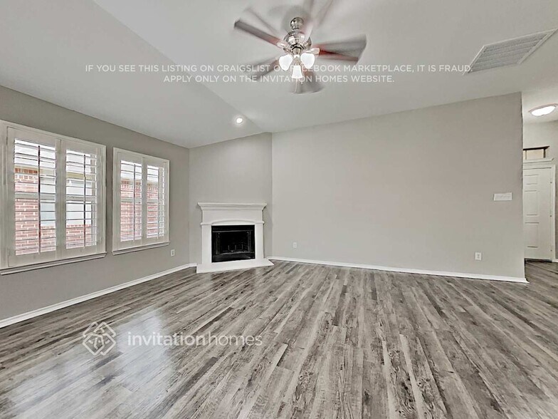 Building Photo - 8824 King Ranch Dr