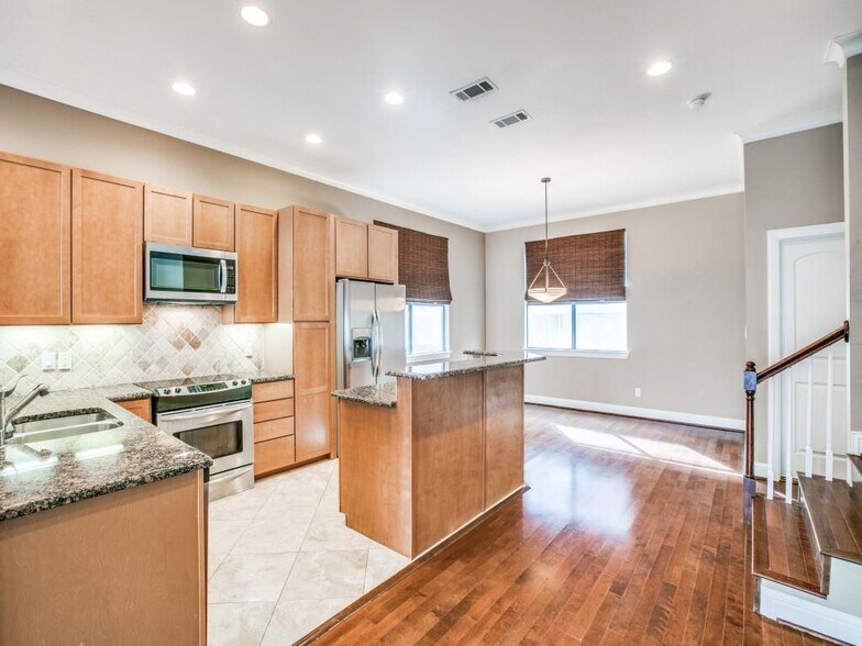 Building Photo - 3615 Edgar Pl