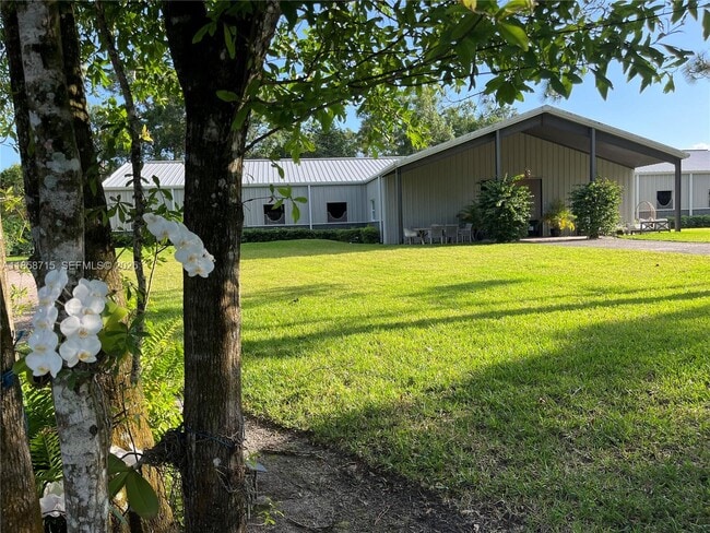 Building Photo - 14561 Tangerine Dr