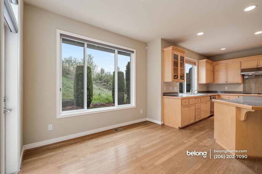 Building Photo - 1137 S 36th Pl