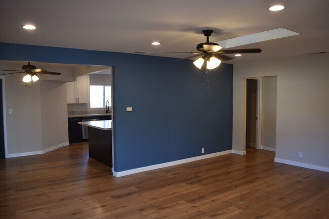 Building Photo - 3 Bedroom 1 Bath Upgraded Home with Large ...