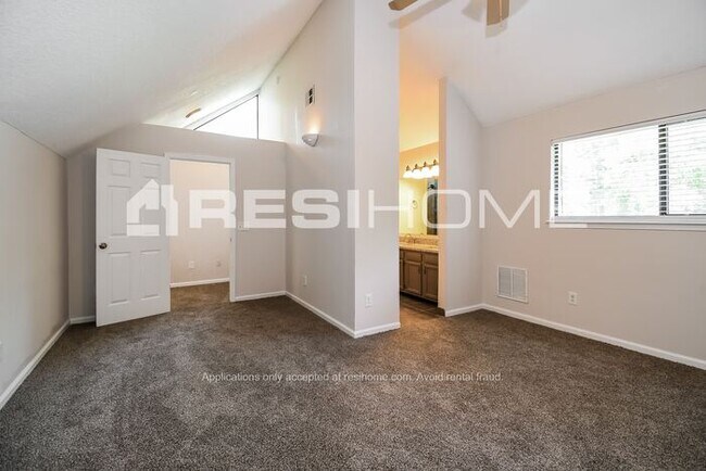 Building Photo - HOME FOR RENT!
