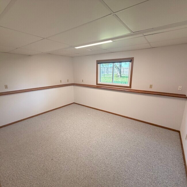 Building Photo - 9755 Nathan Ln N