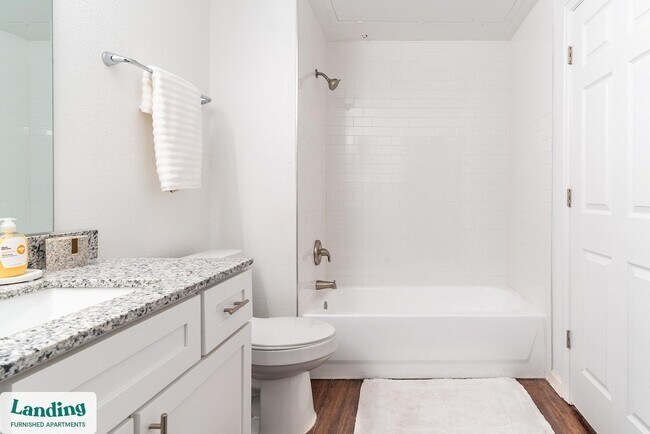 Building Photo - 1000 Henderson St