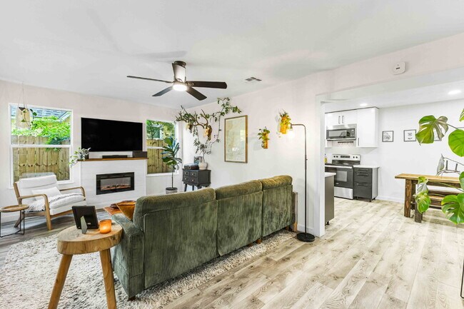 Building Photo - Timeless Charm Meets Modern Comfort in Brookview