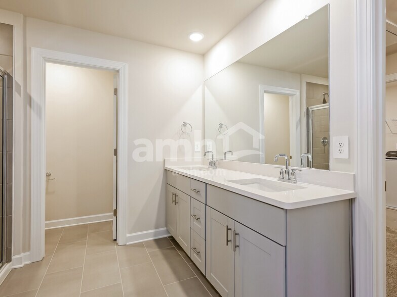 Building Photo - 1088 Appalachian Dr