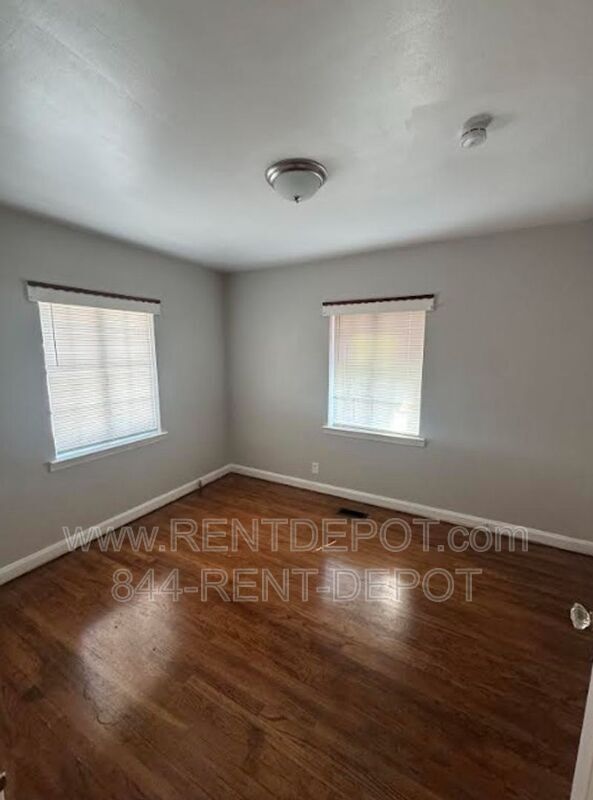Building Photo - 1803 N Heidelbach Ave