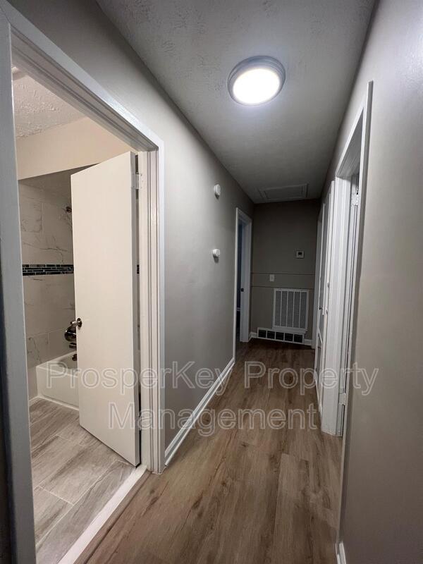 Building Photo - 1 Esquiline Ct