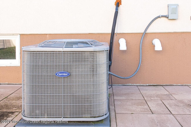 Building Photo - 12 Cindy Ct