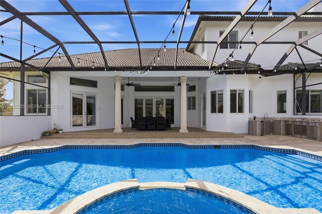 Building Photo - 20401 SW 48th Pl