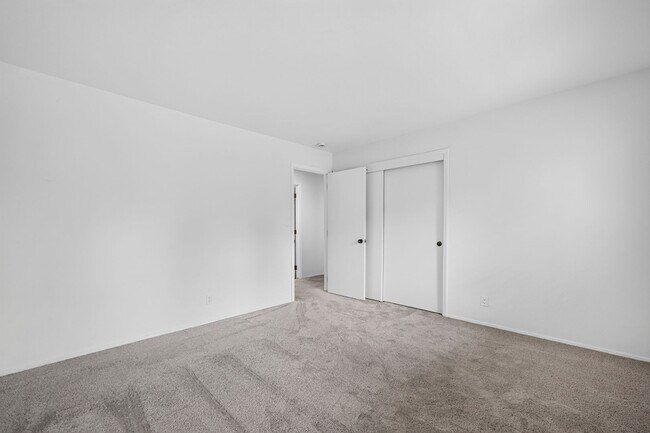 Building Photo - 1837 Lackland Dr
