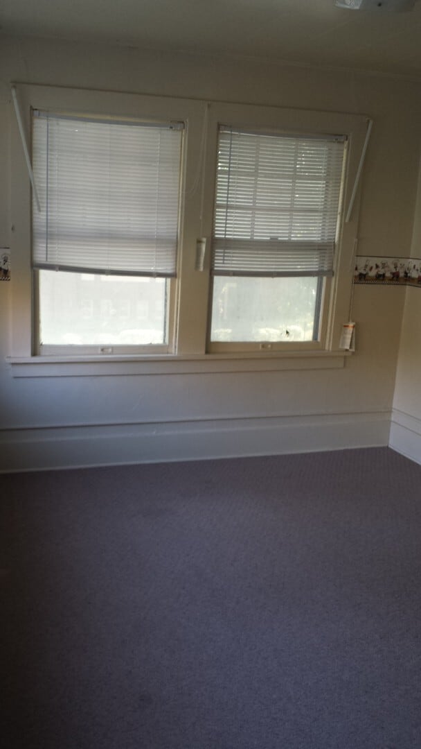 Building Photo - -1214