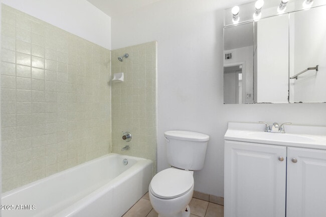 Building Photo - 1348 E Broadmor Dr