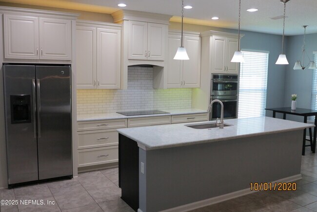 Building Photo - 11573 Sycamore Cv Ln