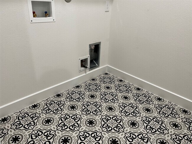 Building Photo - 3003 Lago Costa Dr