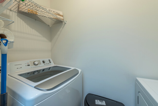 Laundry Room-Washer/Dryer - 19 Plant Pl