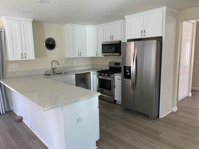 Building Photo - 856 Crystal Creek Ct