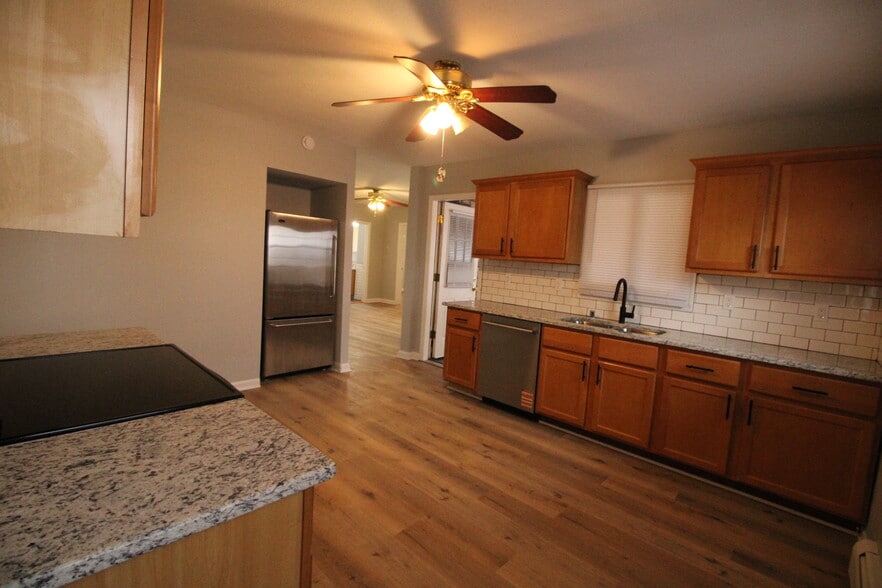 Kitchen - 7800 W Forest Home Ave