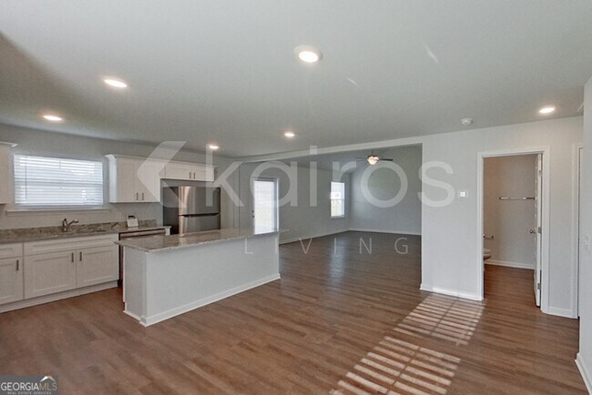 Building Photo - 137 Western Red Cedar Dr