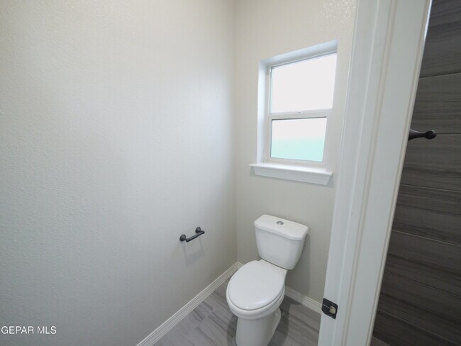 Building Photo - 14655 Pebble Hills Blvd