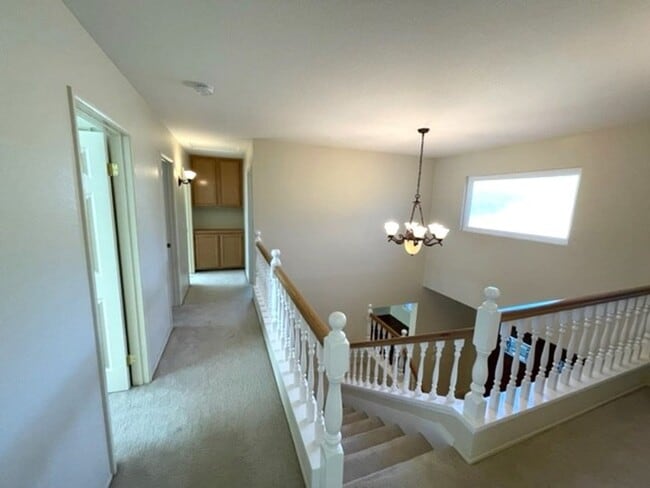 Building Photo - 526 Trailridge Dr