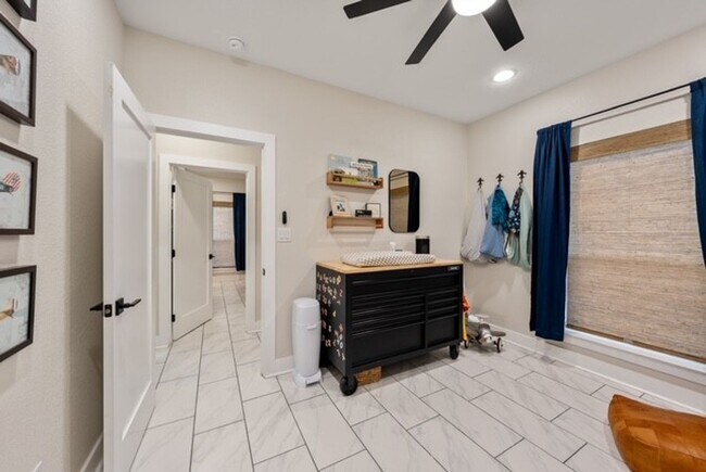 Building Photo - 207 N Tyler St