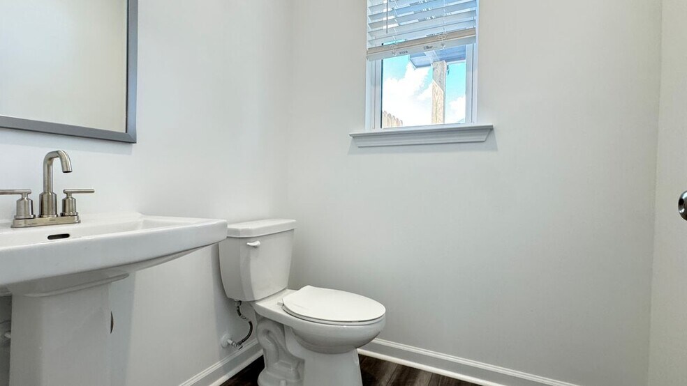 Building Photo - 55 Peeples Dr