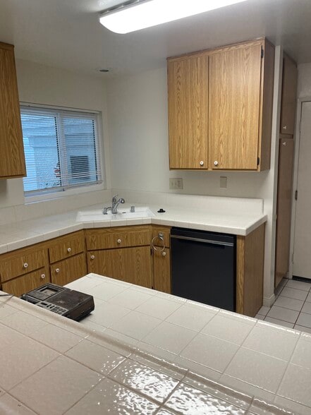 Building Photo - 1321 Calle Lozano