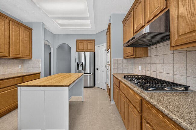Building Photo - 8519 Babbling Brook Ct