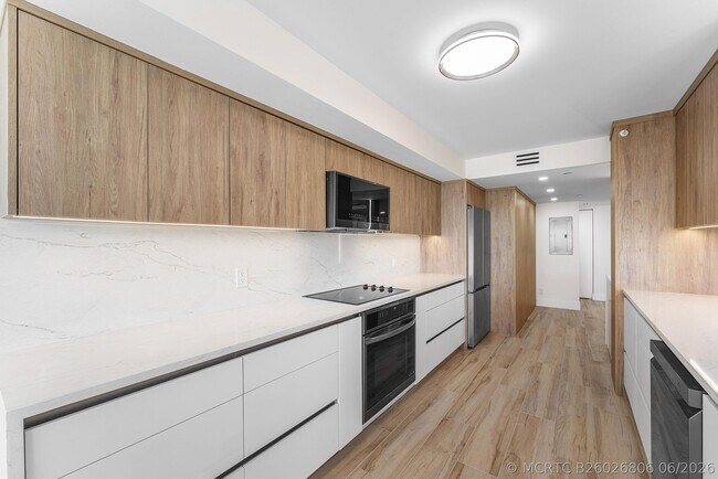 Building Photo - 4201 N Ocean Blvd